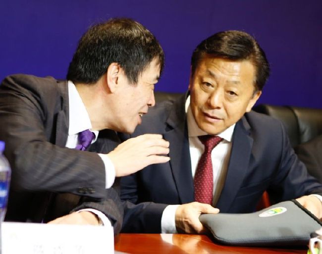 《史蒂夫·乔布斯》首曝预告 法鲨、温丝莱特亮相 2015-05-18 一波三折的乔布斯传记电影《史蒂夫·乔布斯》揭开神秘面纱,首度曝光预告片。